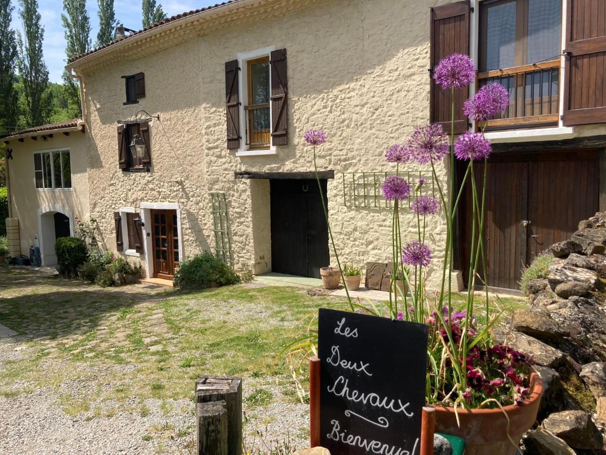 Les Deux Chevaux Chambres D'Hotes Rouvenac Exterior photo