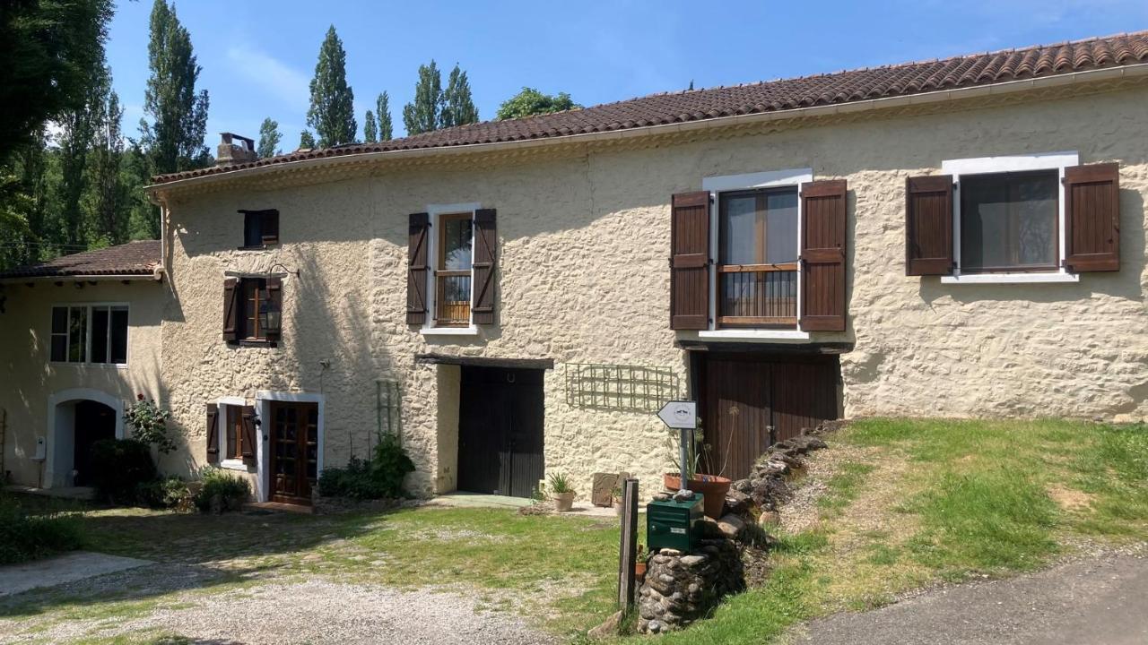 Les Deux Chevaux Chambres D'Hotes Rouvenac Exterior photo